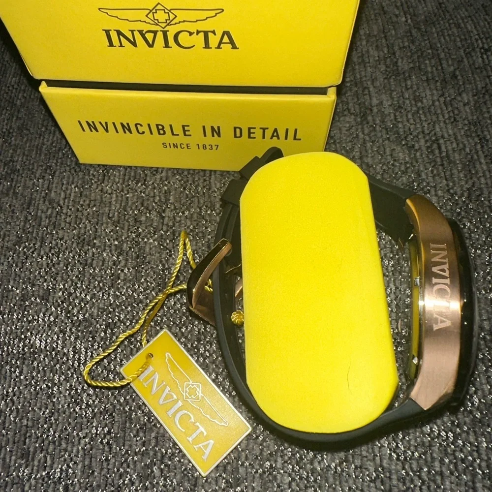 Invicta Men's Pro Diver Rose Case Black Silicone - 16136